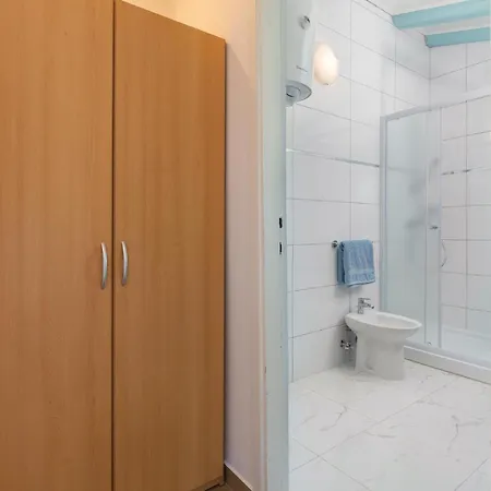 아파트 Cozy In Tar With House Sea View *